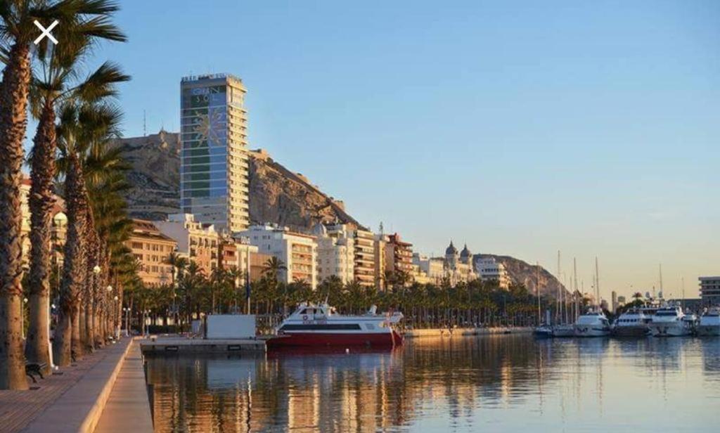 Alicante Luxury Yacht Harbour 5 stars Exterior foto